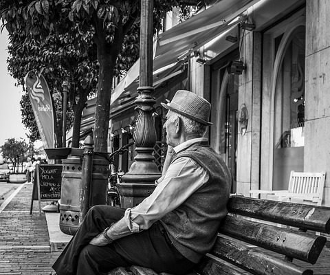 cómo afecta la soledad en la tercera edad